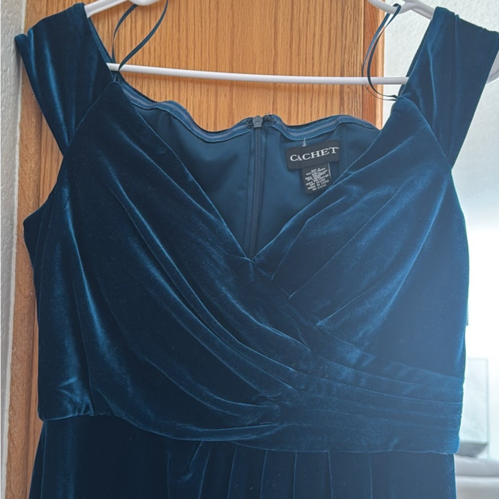 Cachet Strapless Velvet Dress in Deep Blue